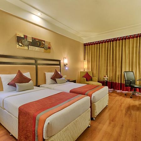 Quality Hotel D V Manor Vijayawada Bagian luar foto