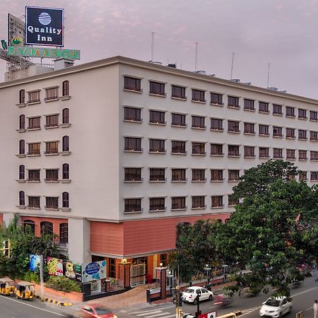 Quality Hotel D V Manor Vijayawada Bagian luar foto