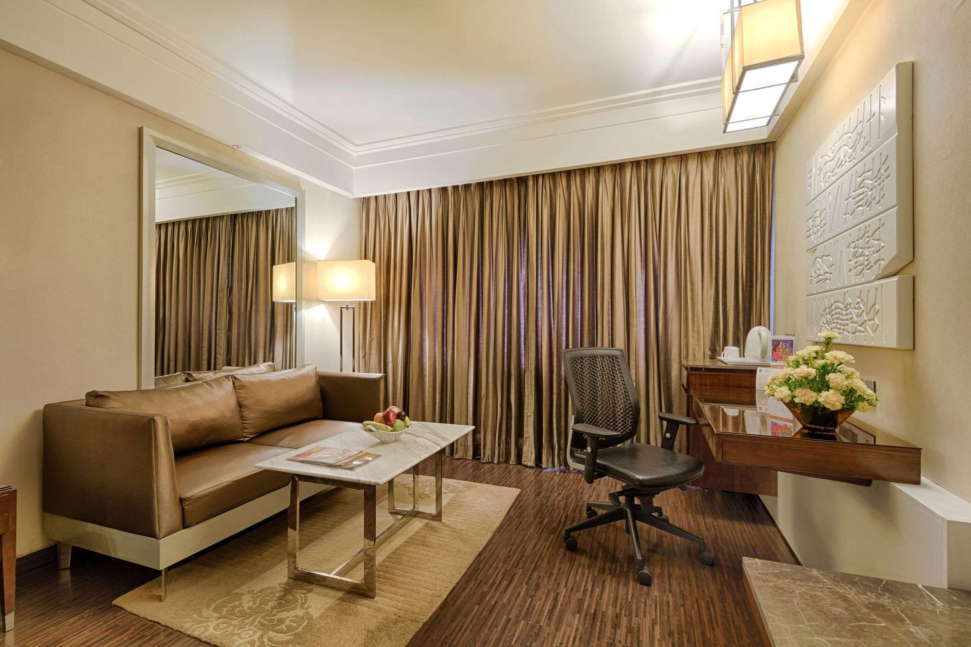 Quality Hotel D V Manor Vijayawada Bagian luar foto