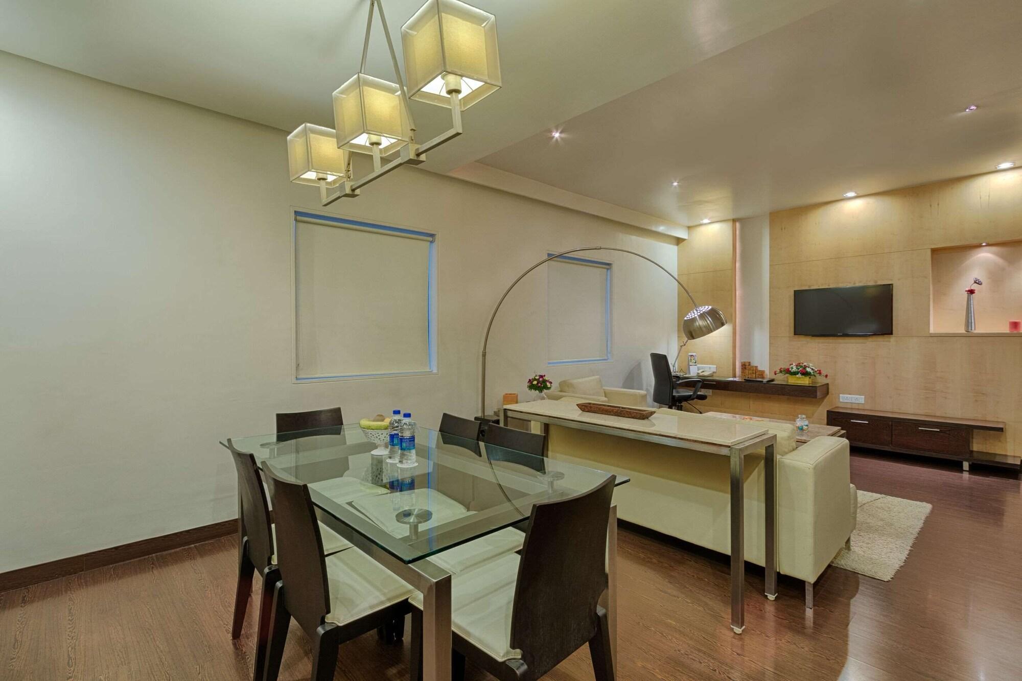 Quality Hotel D V Manor Vijayawada Bagian luar foto