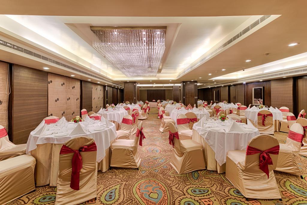 Quality Hotel D V Manor Vijayawada Bagian luar foto