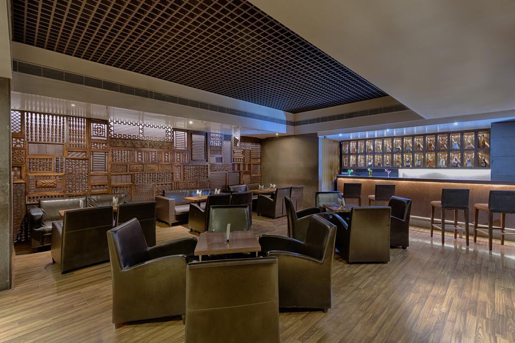 Quality Hotel D V Manor Vijayawada Bagian luar foto