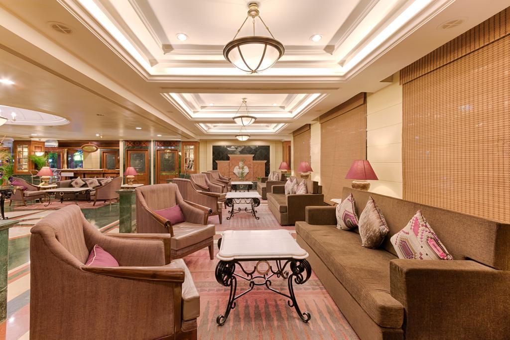 Quality Hotel D V Manor Vijayawada Bagian luar foto