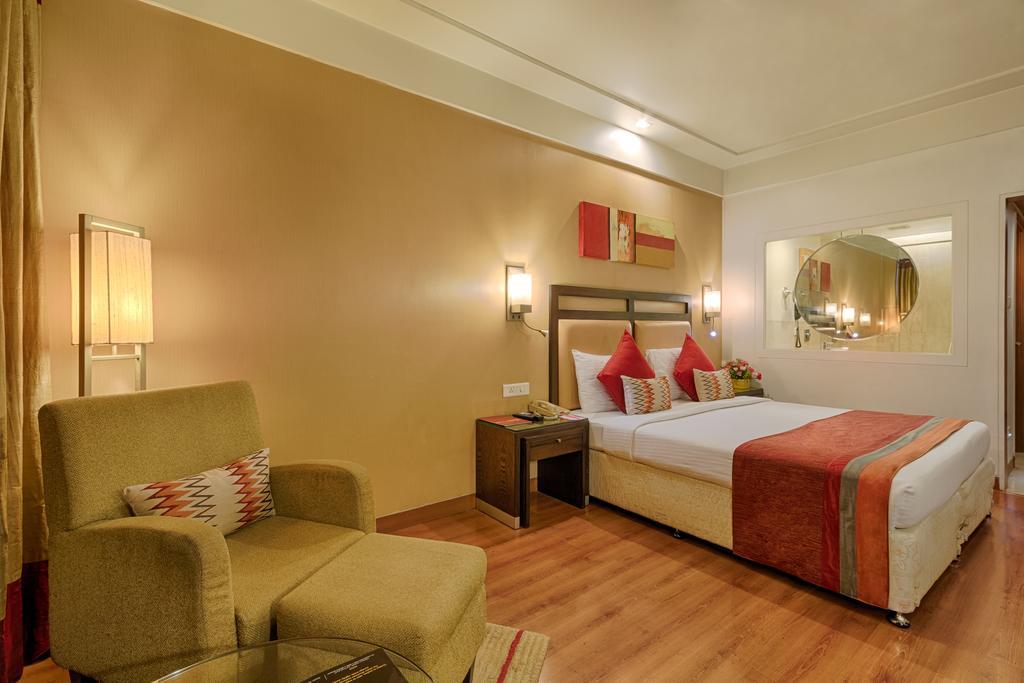 Quality Hotel D V Manor Vijayawada Bagian luar foto