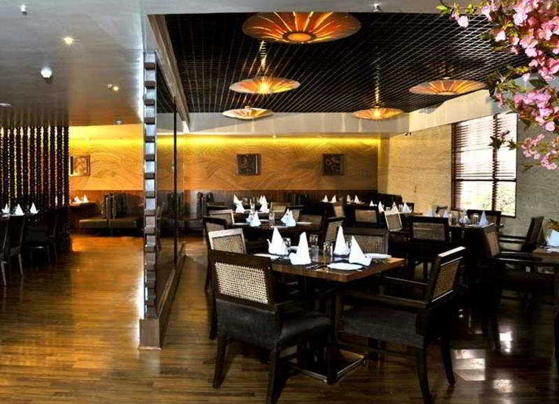 Quality Hotel D V Manor Vijayawada Bagian luar foto