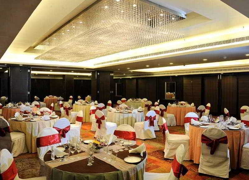 Quality Hotel D V Manor Vijayawada Bagian luar foto