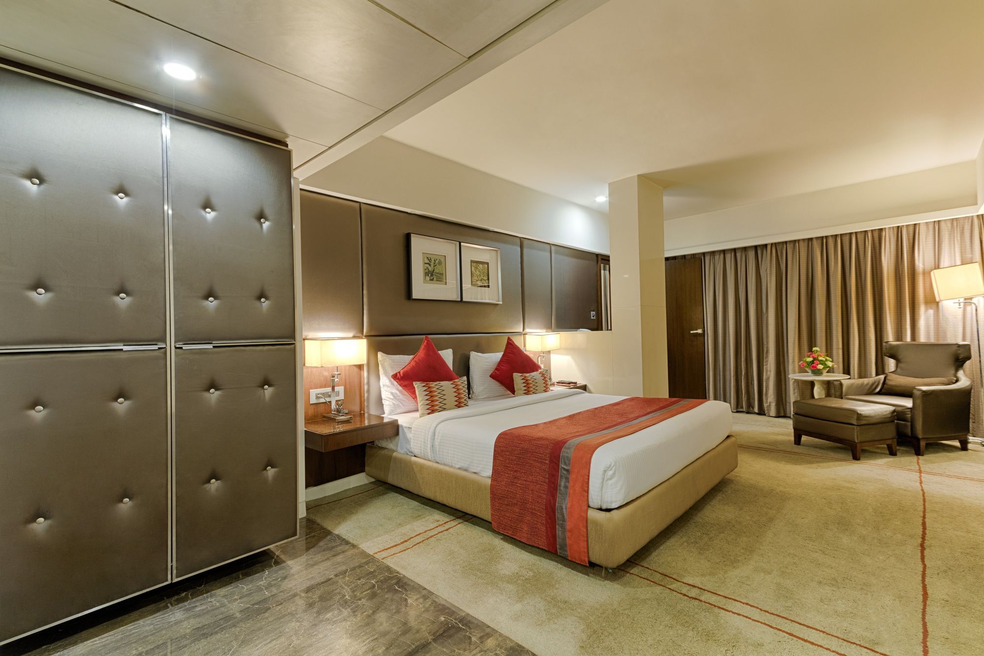Quality Hotel D V Manor Vijayawada Bagian luar foto
