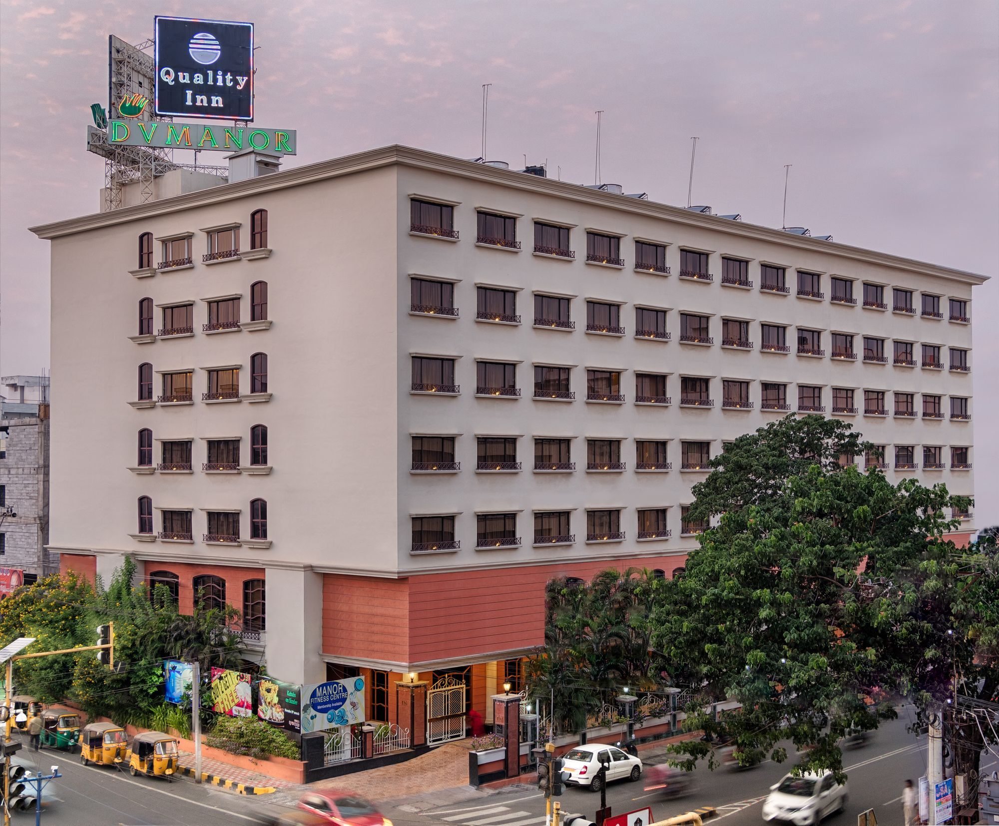 Quality Hotel D V Manor Vijayawada Bagian luar foto